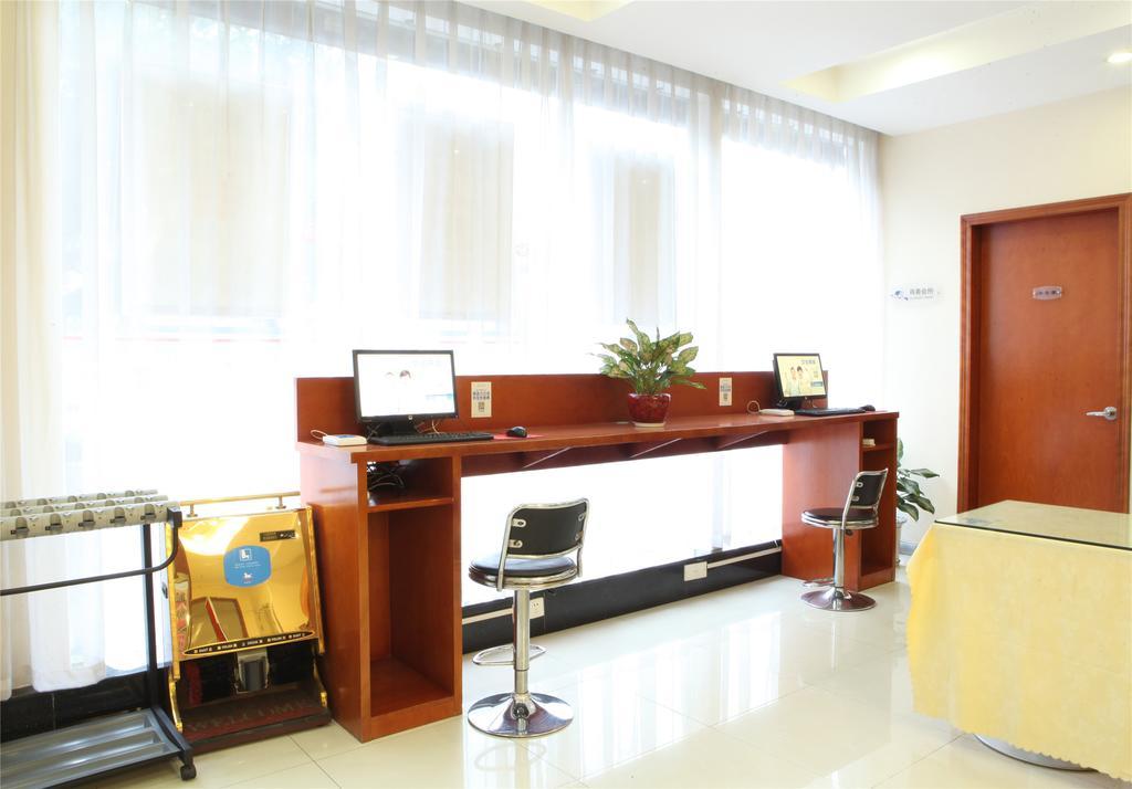 Hanting Express Shanghai Pudong Airport エクステリア 写真